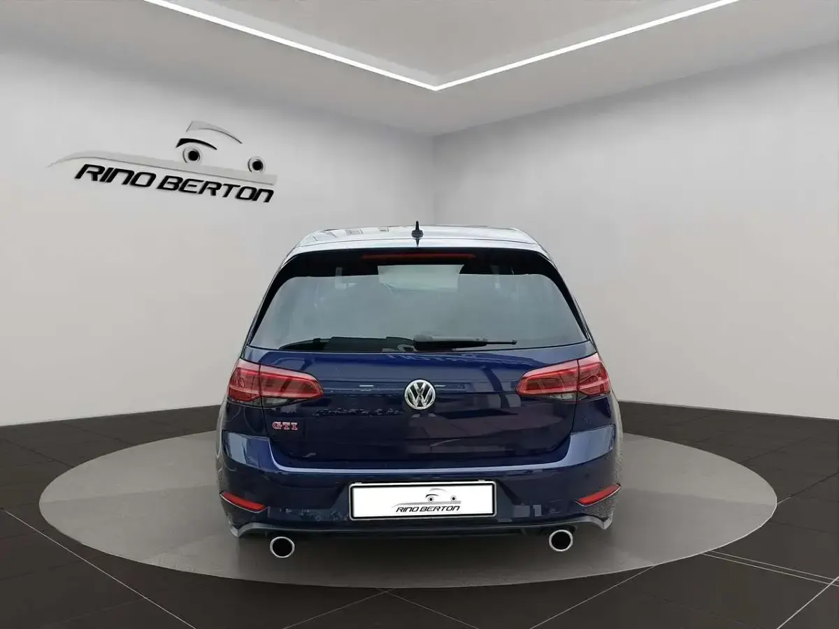 Usata VW Golf VIII GTI 245 CV (180 kW) 2020 Blu/azzurro Berlina