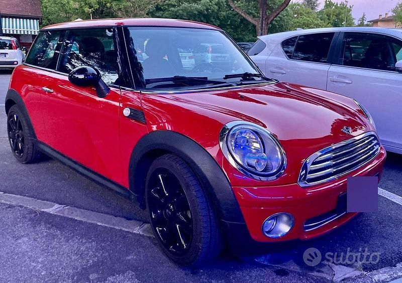 Begagnad Mini ONE 95 HK (69 kW) 2009 Röd Halvkombi
