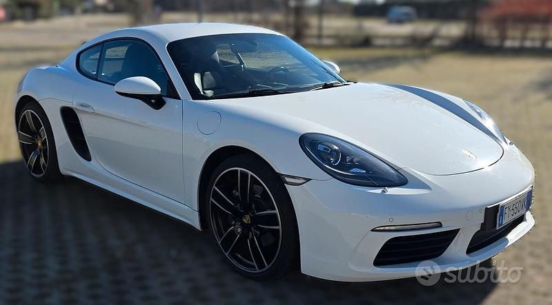Usata Porsche 718 Cayman 300 CV (220 kW) 2018 Bianco Coupé