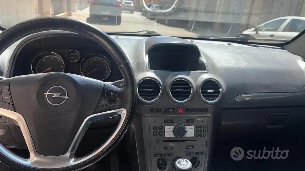 Usata Opel Antara 127 CV (93 kW) 2010 Nero SUV