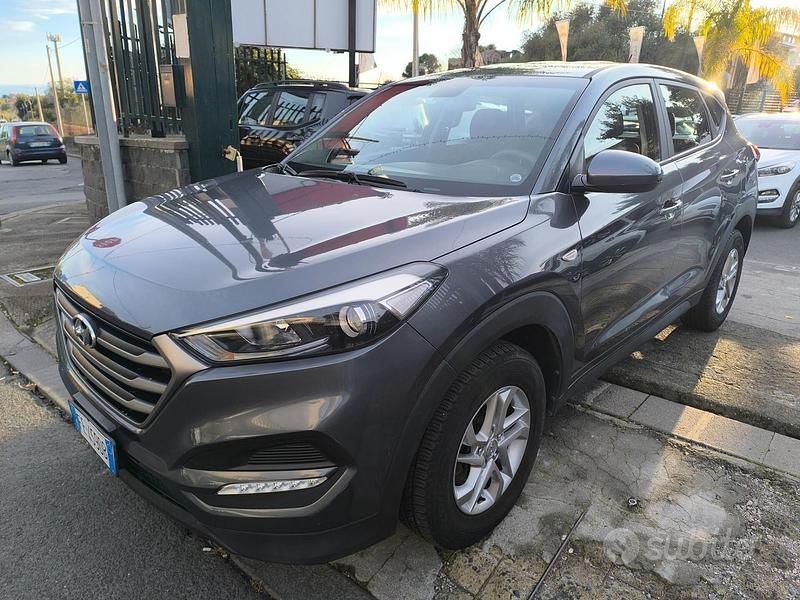 Usata Hyundai Tucson Comfort 135 CV (99 kW) 2016 Grigio SUV