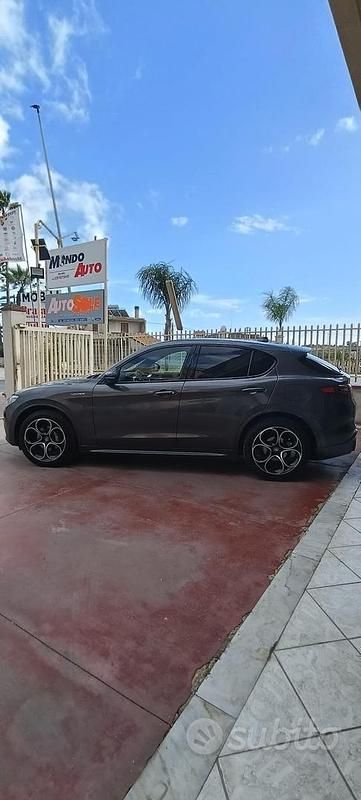Usata Alfa Romeo Stelvio Veloce 210 CV (154 kW) 2022 Grigio SUV