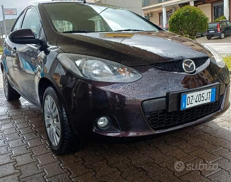 Usata Mazda 2 75 CV (55 kW) 2009 Nero Utilitaria