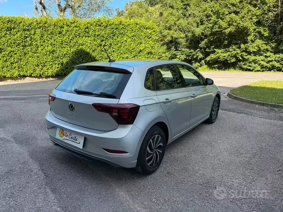 Usata VW Polo Style 95 CV (69 kW) 2024 Grigio Utilitaria