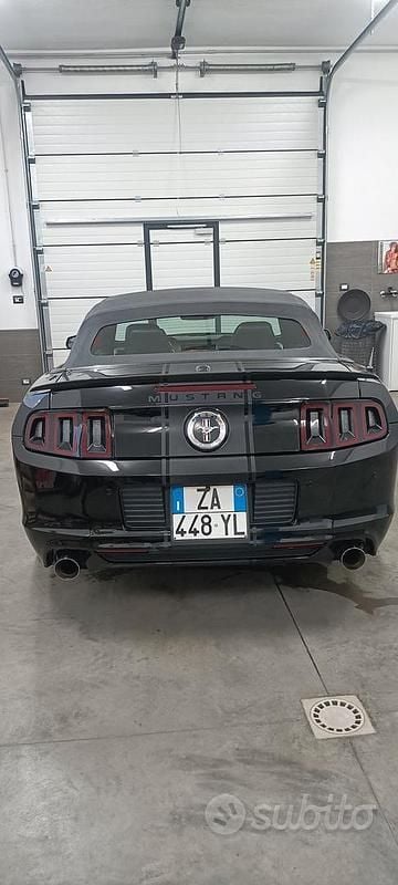 Usata Ford Mustang 412 CV (303 kW) 2014 Nero Cabrio