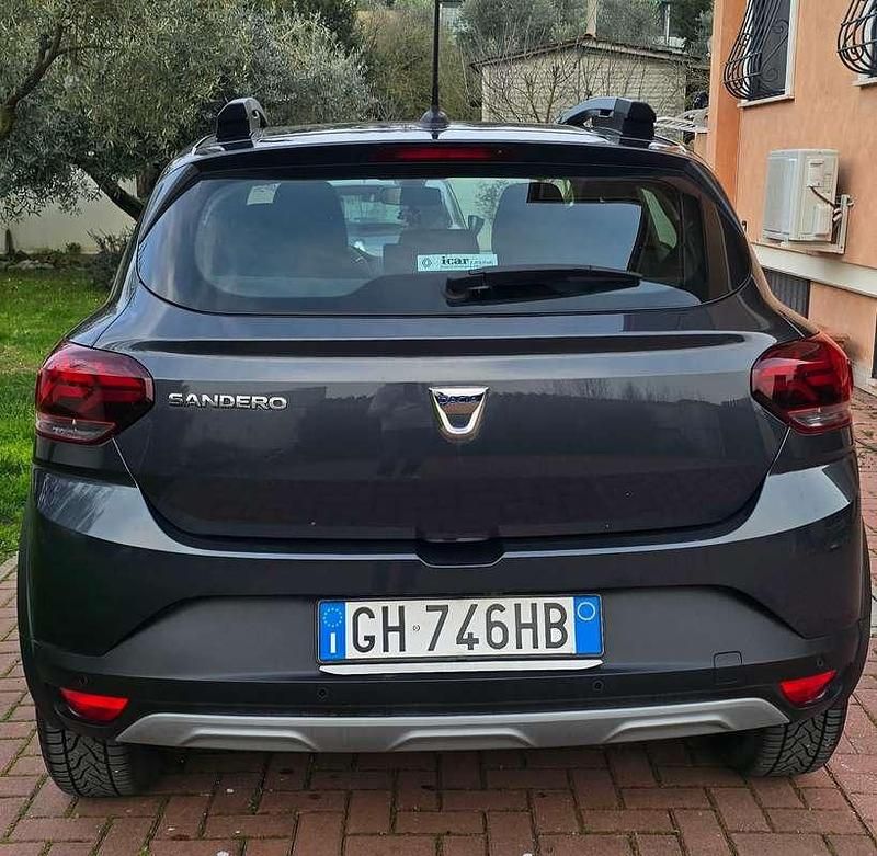 Usata Dacia Sandero Comfort 101 CV (74 kW) 2022 Grigio Berlina