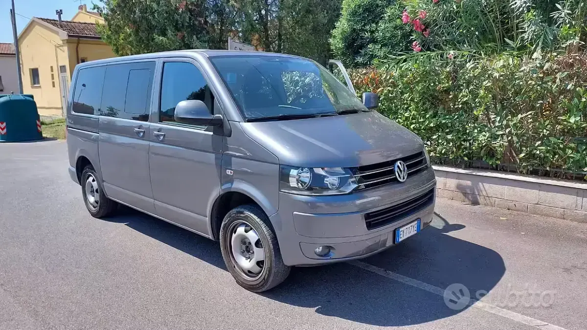 Usata VW Multivan 140 CV (102 kW) 2015 Grigio Monovolume