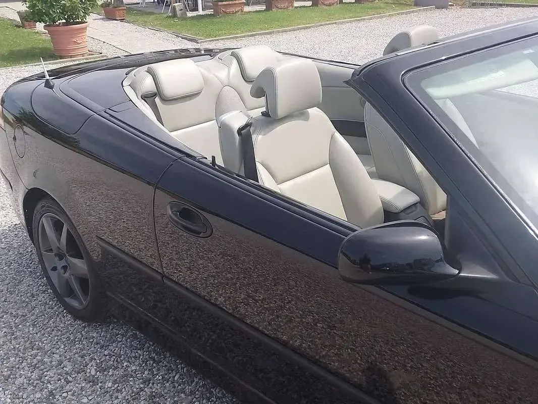 Usata Saab 9-3 Vector 150 CV (110 kW) 2007 Nero Cabrio