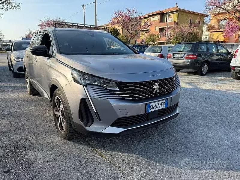 Usata Peugeot 5008 S 131 CV (96 kW) 2023 Grigio SUV