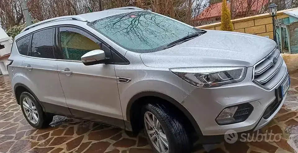Usata Ford Kuga 120 CV (88 kW) 2019 Grigio SUV