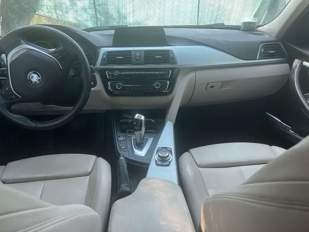 Usata BMW 318 Sport Line 150 CV (110 kW) 2016 Station wagon