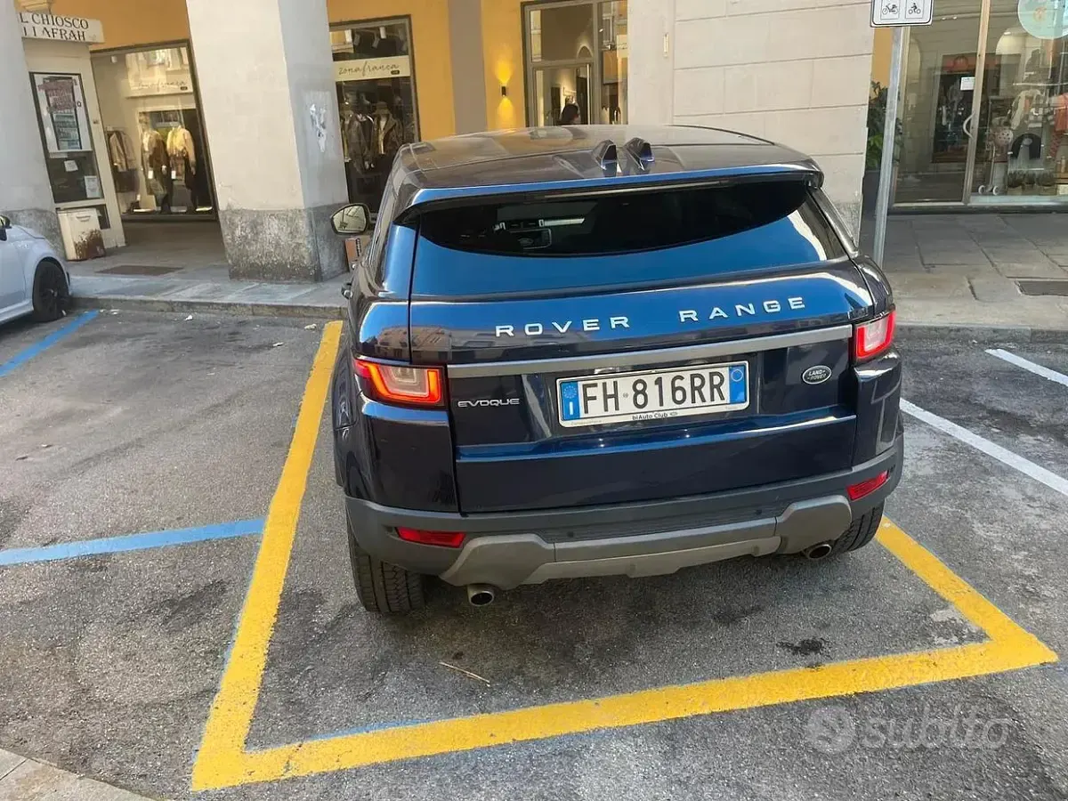 Usata Land Rover Range Rover evoque 179 CV (131 kW) 2017 Blu Station wagon