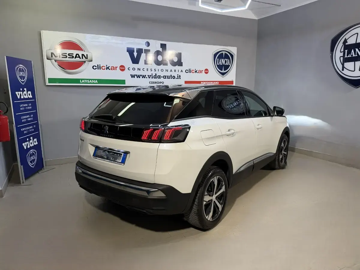 Usata Peugeot 3008 131 CV (96 kW) 2023 Bianco SUV