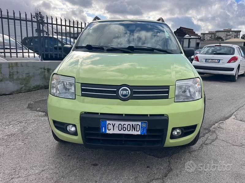 Usata Fiat Panda 4x4 Climbing 59 CV (43 kW) 2006 Verde Utilitaria