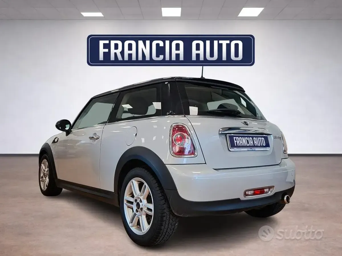 Usata Mini Cooper Coupé 111 CV (81 kW) 2011 Argento Coupé