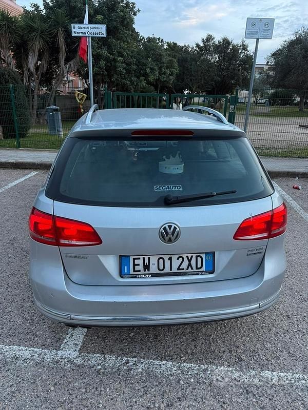 Usata VW Passat 170 CV (125 kW) 2015 Grigio Station wagon