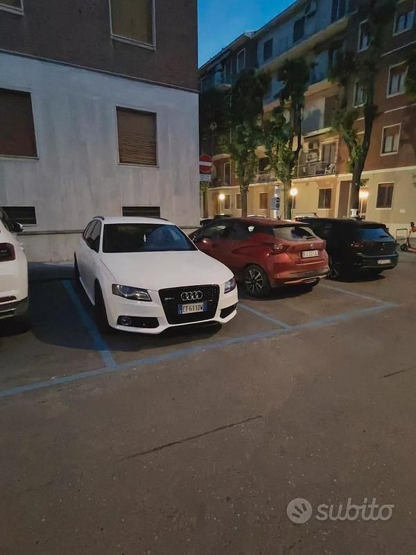 Bianco Usata 2010 Audi A4 Tre volumi | 5000 € (Cara) - Immagine 1/4