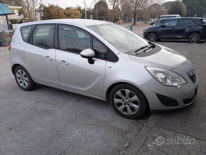 Usata Opel Meriva 95 CV (69 kW) 2011 Grigio Monovolume