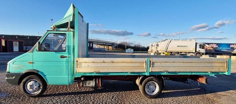 Occasion Iveco Daily 103 ch (75 kW) 1999 Vert Van