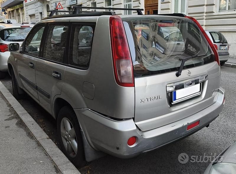 Usata Nissan X-Trail 136 CV (100 kW) 2005 Grigio SUV