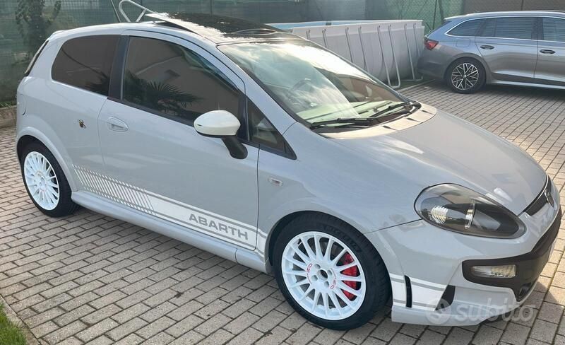 Grigio Usata 2012 Abarth Punto Evo Due volumi | 16.000 € (Buon prezzo) - Immagine 1/4