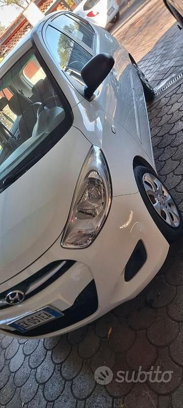 Usata Hyundai i10 66 CV (48 kW) 2010 Bianco Utilitaria
