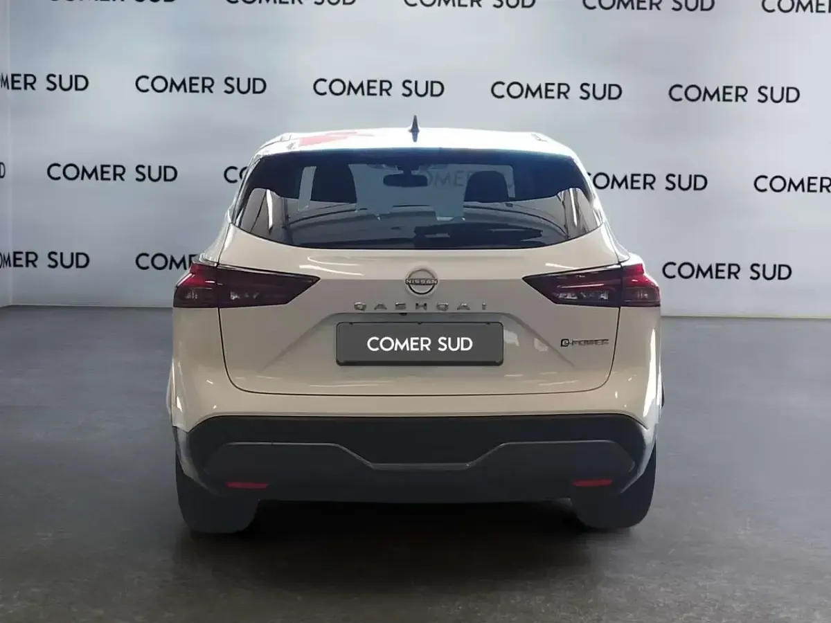Usata Nissan Qashqai N-Connecta 158 CV (116 kW) 2023 Bianco perla /tetto nero SUV
