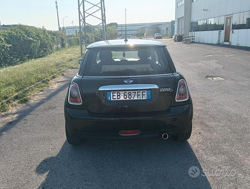 Usata Mini Cooper 112 CV (82 kW) 2010 Nero Utilitaria