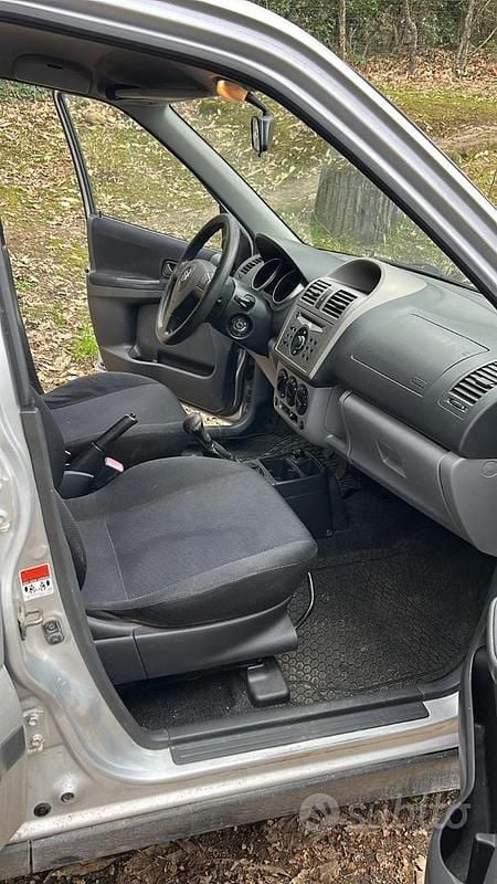 Usata Suzuki Ignis 99 CV (72 kW) 2005 Grigio Utilitaria