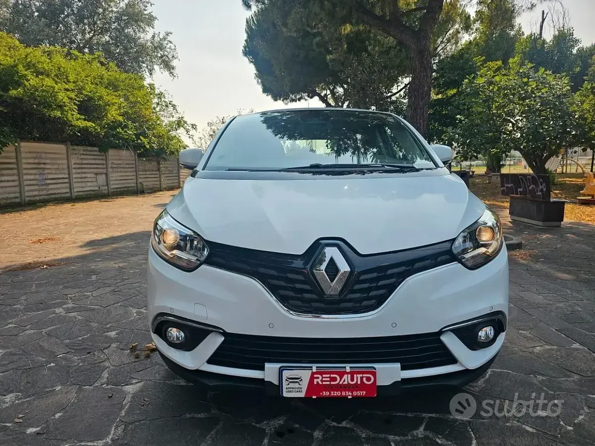 Usata Renault Scénic IV Initiale 150 CV (110 kW) 2019 Bianco Monovolume