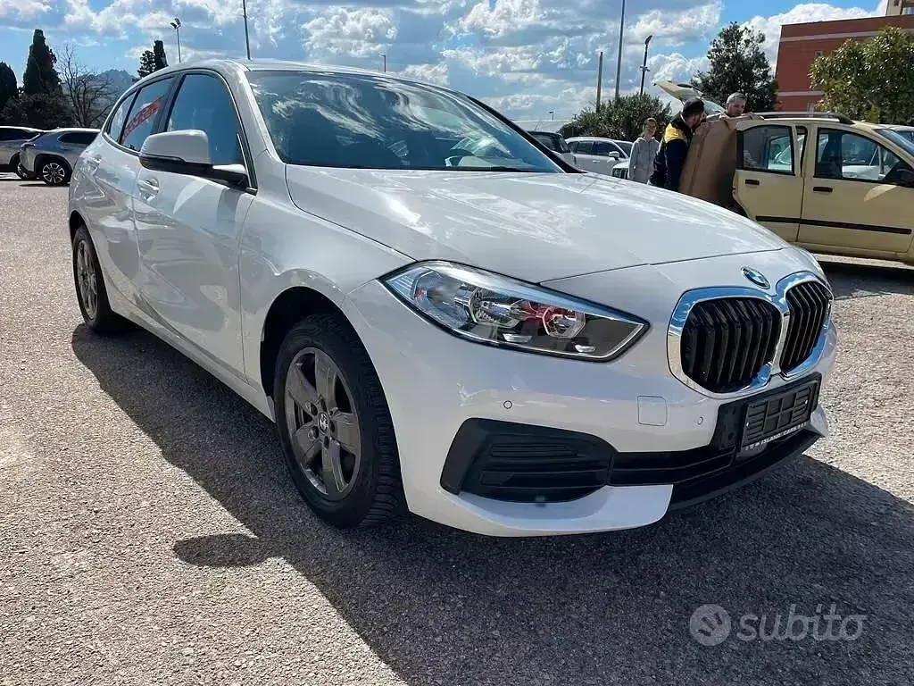 Usado BMW 118 Advantage 140 CV (102 kW) 2020 Blanco Utilitario