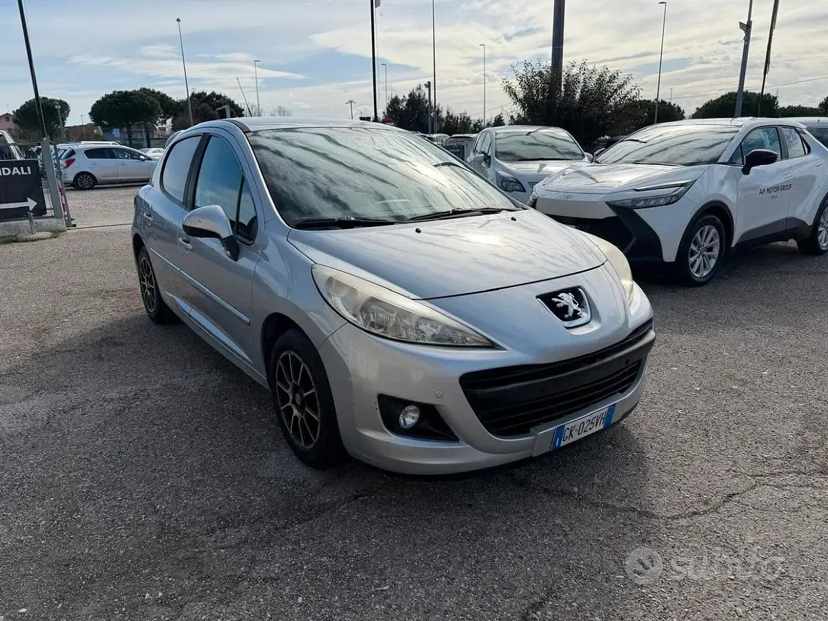 Usata Peugeot 207 73 CV (53 kW) 2010 Grigio Berlina