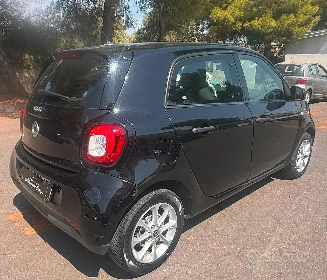 Usata Smart ForFour Passion 71 CV (52 kW) 2019 Nero Utilitaria