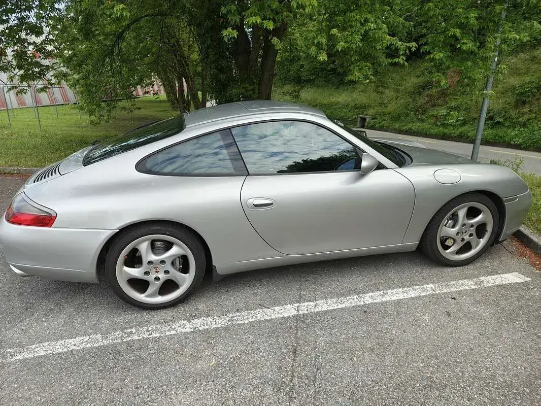 Usata Porsche 911 Carrera 4 300 CV (220 kW) 1999 Grigio Coupé