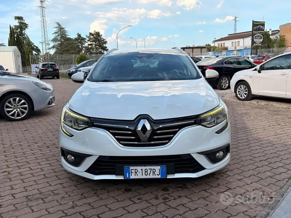 Usata Renault Mégane GrandTour Bose Edition 110 CV (80 kW) 2018 Bianco Station wagon