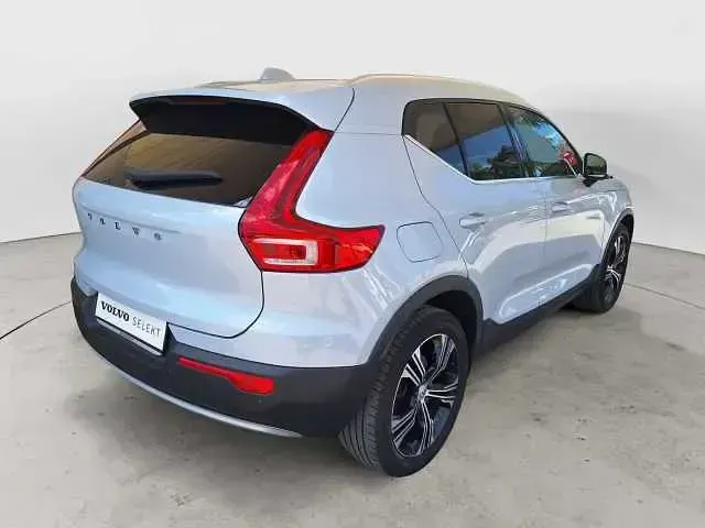 Usata Volvo XC40 Inscription 211 CV (155 kW) 2021 Argento SUV