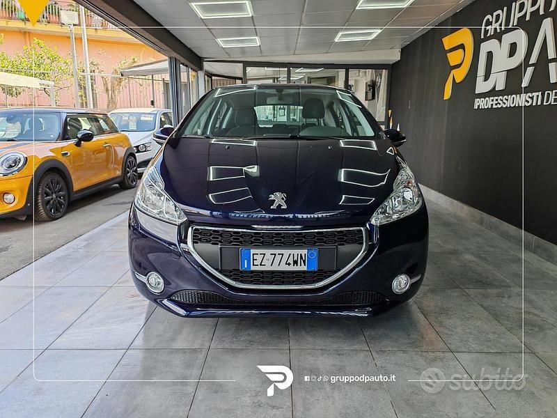 Usata Peugeot 208 Active 82 CV (60 kW) 2015 Blu Utilitaria