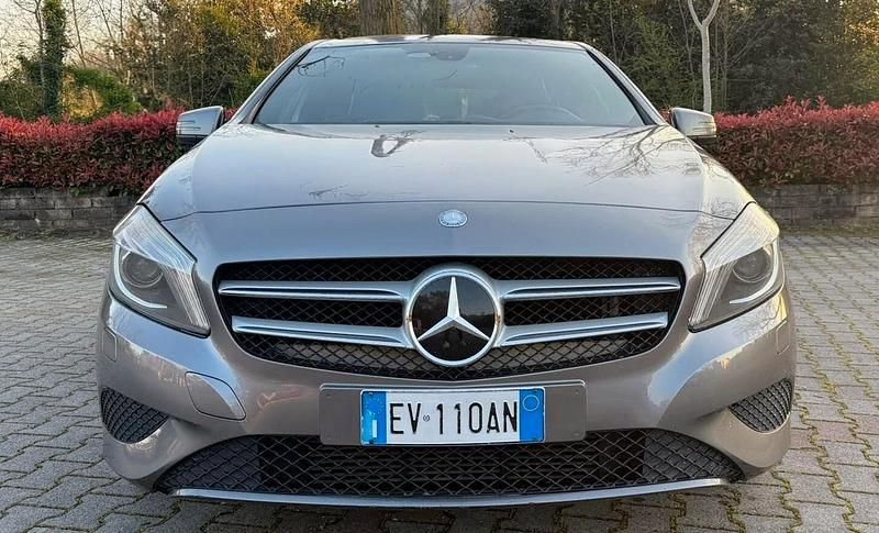 Usata Mercedes A180 Premium 108 CV (79 kW) 2014 Grigio Berlina