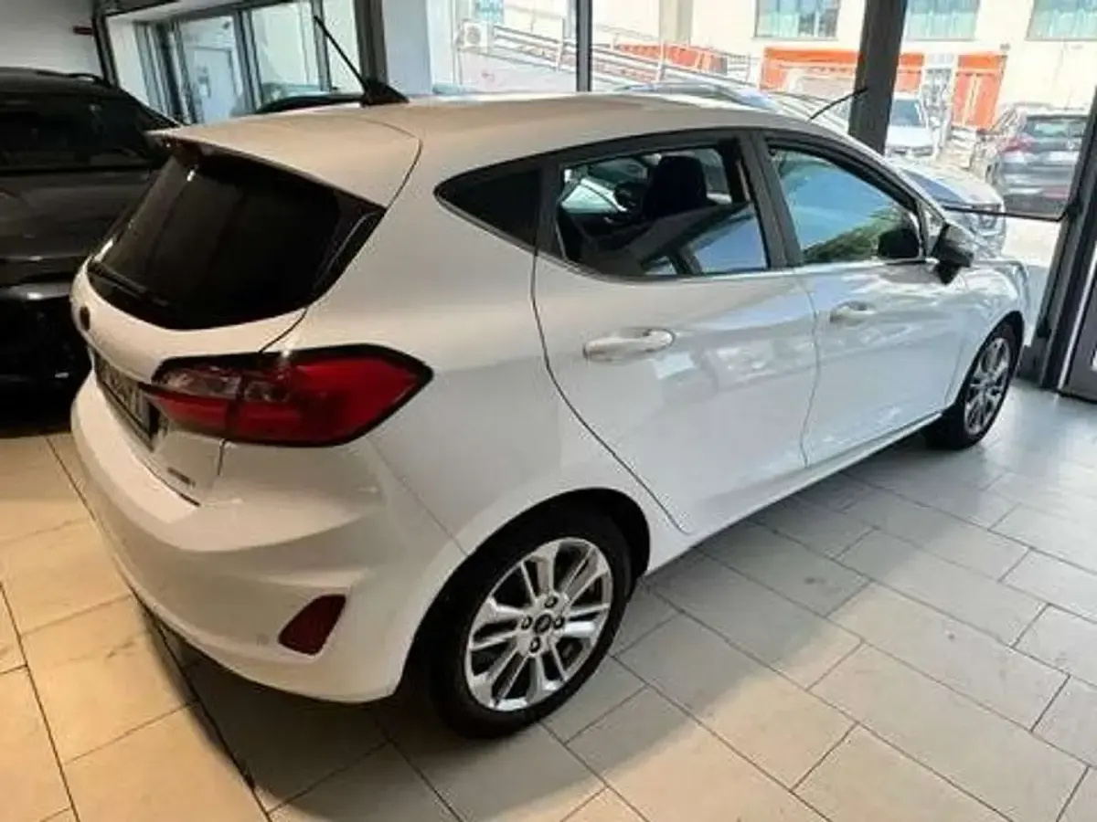 Usata Ford Fiesta Titanium 125 CV (91 kW) 2023 Bianco Utilitaria
