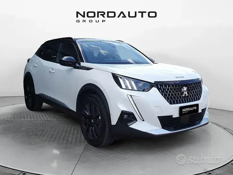 Usata Peugeot 2008 GT-line 131 CV (96 kW) 2020 Bianco SUV
