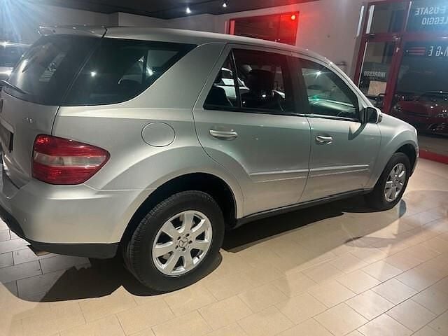 Usata Mercedes ML280 190 CV (139 kW) 2007 Argento SUV