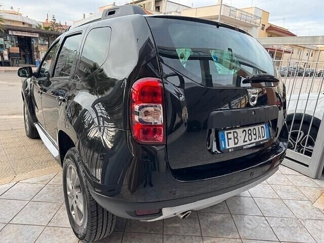 Usata Dacia Duster Prestige 110 CV (80 kW) 2015 Nero SUV