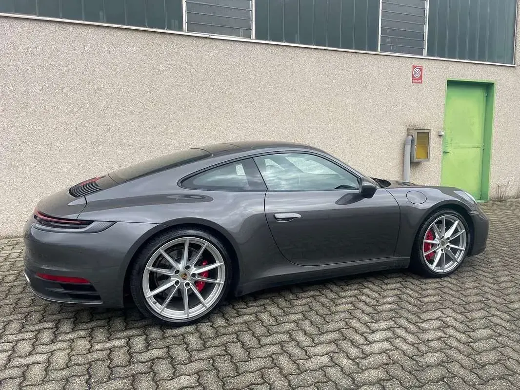 Usata Porsche 992 450 CV (330 kW) 2020 Grigio Coupé