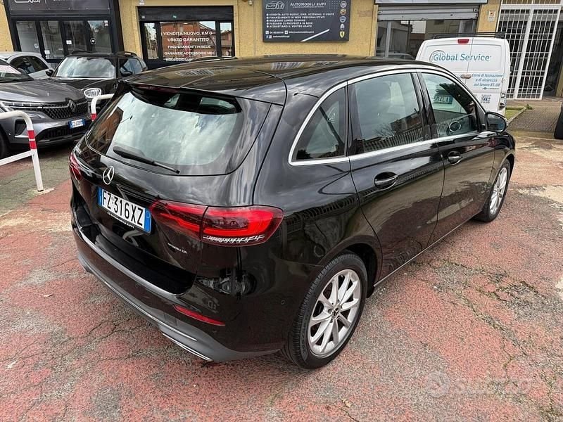 Usata Mercedes B180 116 CV (85 kW) 2020 Nero Monovolume