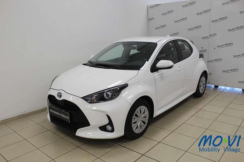 Usata Toyota Yaris Hybrid Active 116 CV (85 kW) 2022 Bianco Utilitaria