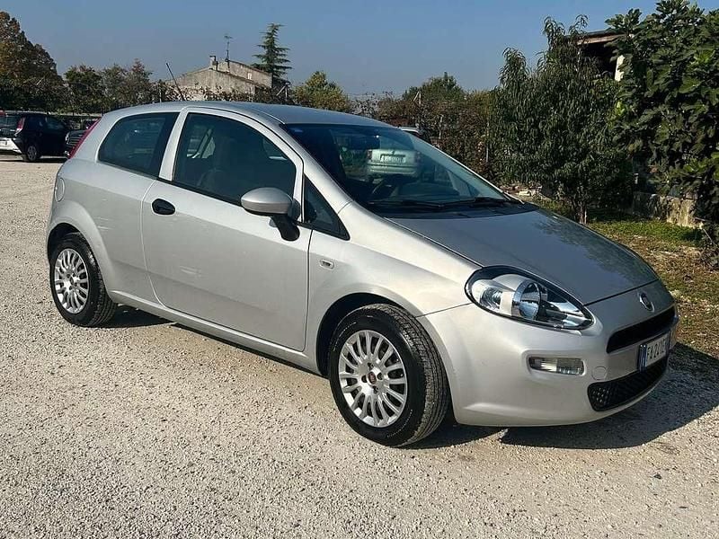 Usata Fiat Punto 120 CV (88 kW) 2015 Grigio Utilitaria