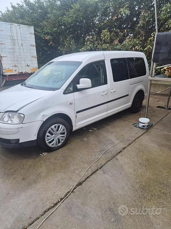 Usata VW Caddy 105 CV (77 kW) 2009 Bianco Monovolume