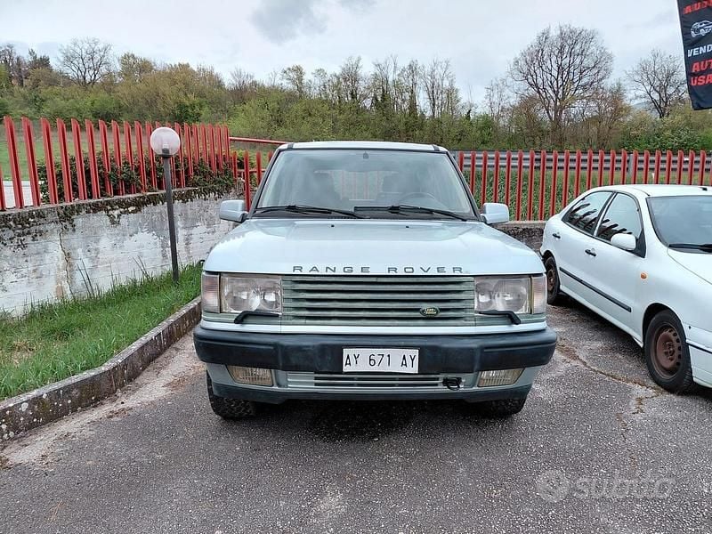 Usata Land Rover Range Rover 136 CV (100 kW) 1998 Grigio SUV