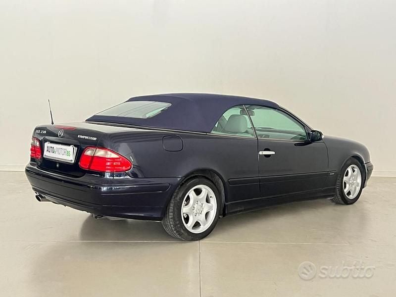 Usata Mercedes CLK230 Avantgarde 197 CV (144 kW) 2001 Blu Cabrio