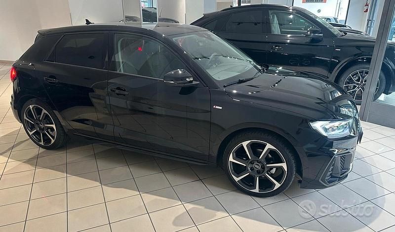 Usata Audi A1 Sportback 116 CV (85 kW) 2025 Nero Utilitaria